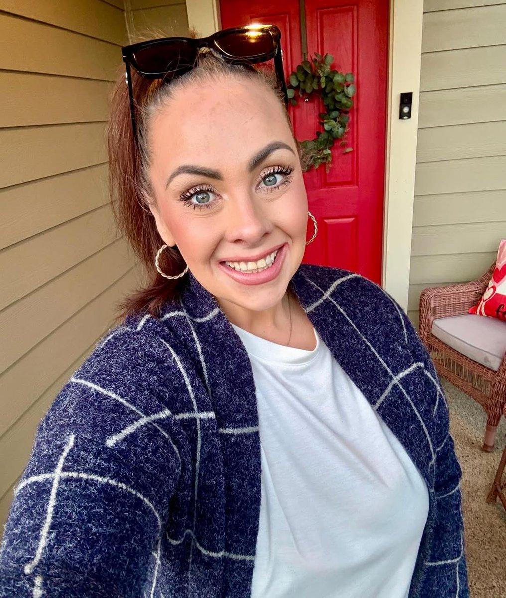 SarahFrancvx's tweet photo. Single mom 🥰 https://t.co/AHRXZDlHMT