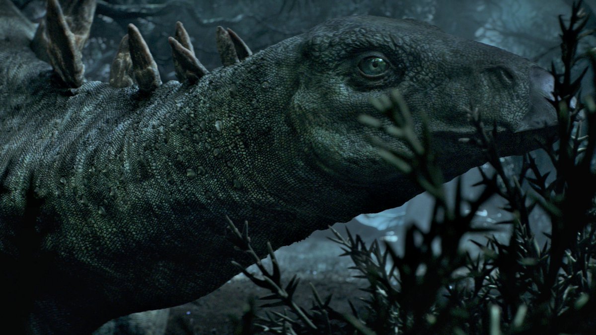 raftingzalmoxes's tweet image. #LifeOnOurPlanet #TheDinosaurs
The Yanbeilong segment is simple yet haunting. A sequence with an atmosphere that reminds me of Annihilation (2018) and a stegosaur design that, on close inspection, reveals a lot of interesting details (small spikes on the neck, etc.)...