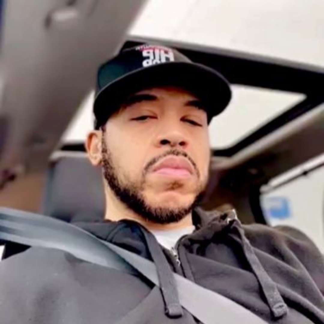 Itaintme tweet media