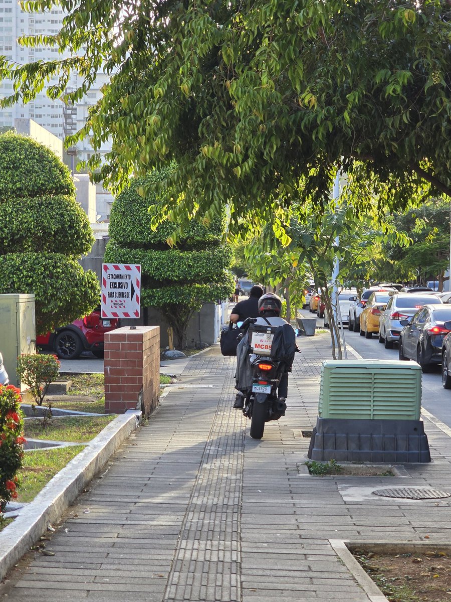 Daniel Guzman tweet media