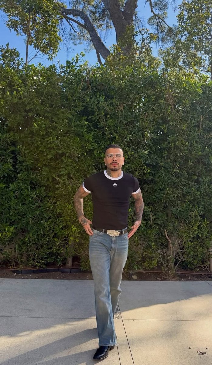 Lara ☎️ tweet media