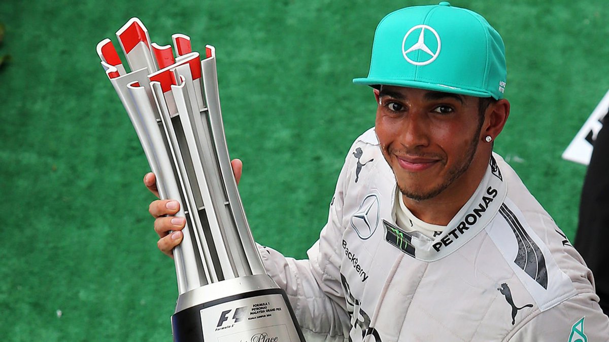 ❌🇮🇹 La última vez que Italia jugó un Mundial fue en 2014…

- Lewis Hamilton tenia 1 mundial
- Fernando Alonso recien empezaba su racha de no victorias durante 13 años
- Kimi Antonelli aun no habia nacido
- Verstappen estaba en una gasolinera