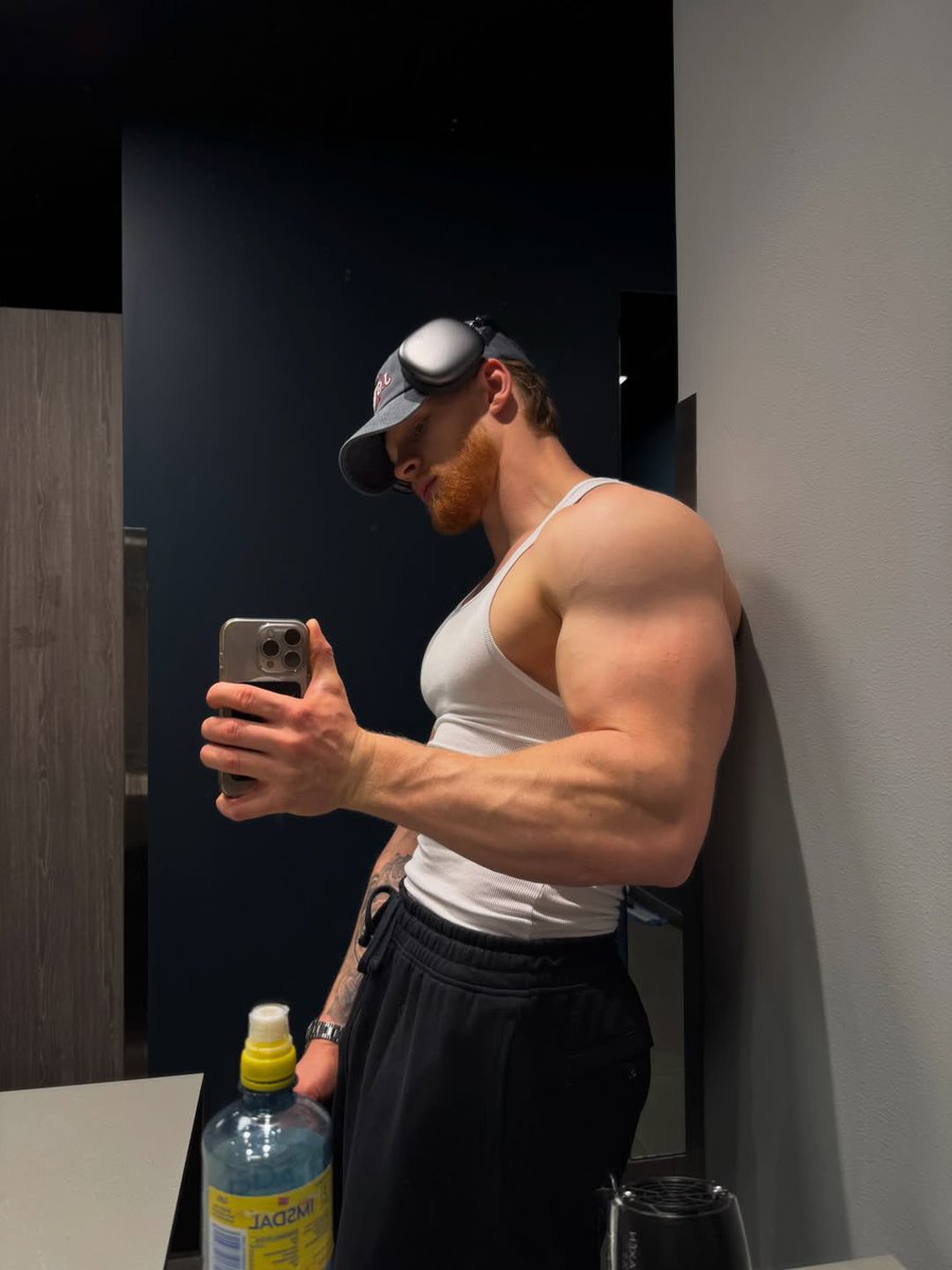 ᅟ   ᅟ   ᅟ  
ᅟ   ᅟ   ᅟ  
ᅟ   ᅟ   ᅟ   Ícone vs Bíceps 💪 (nesse assunto eu me garanto 
ᅟ   ᅟ   ᅟ