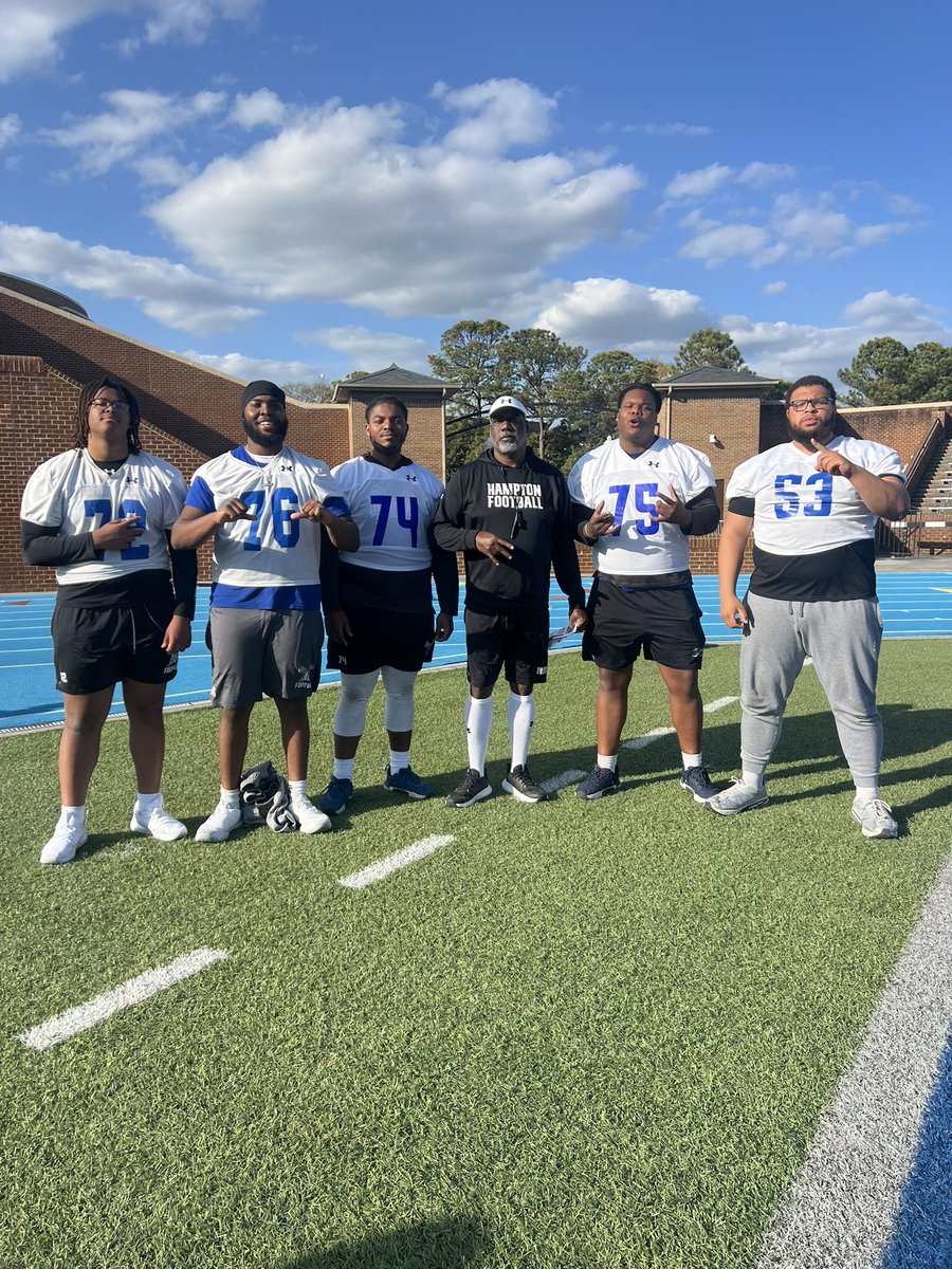 Coach Kenny Ray tweet media