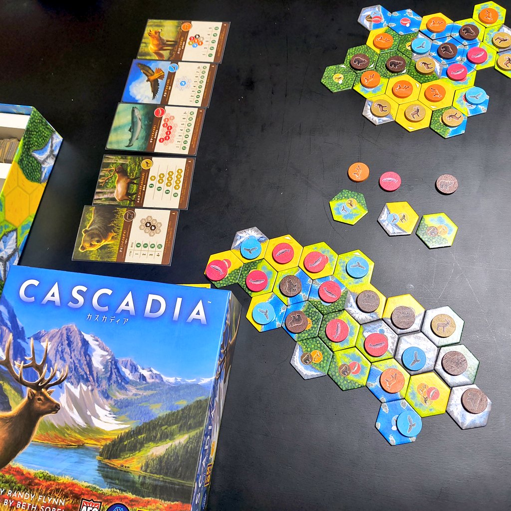 【ボードゲームの庭】
🐫砂漠を越えて
-何戦か拡張で調整しプレイ。どんな方法で点を伸ばしても勝てる。
⚔️SAMRAI
-日本に散らばるモニュメントを集めろ！1998年製のクニツィアのレアゲーム。
🏝ブルーラグーン
-2戦目の再現性が高い家配置が出来た私が圧勝！
🦌カスカディア
-パズル感が好みな名作。