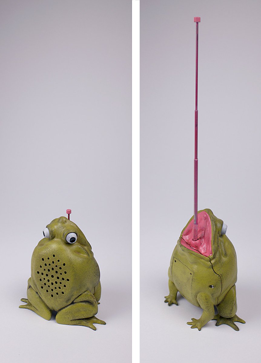 No Context Frogs tweet media