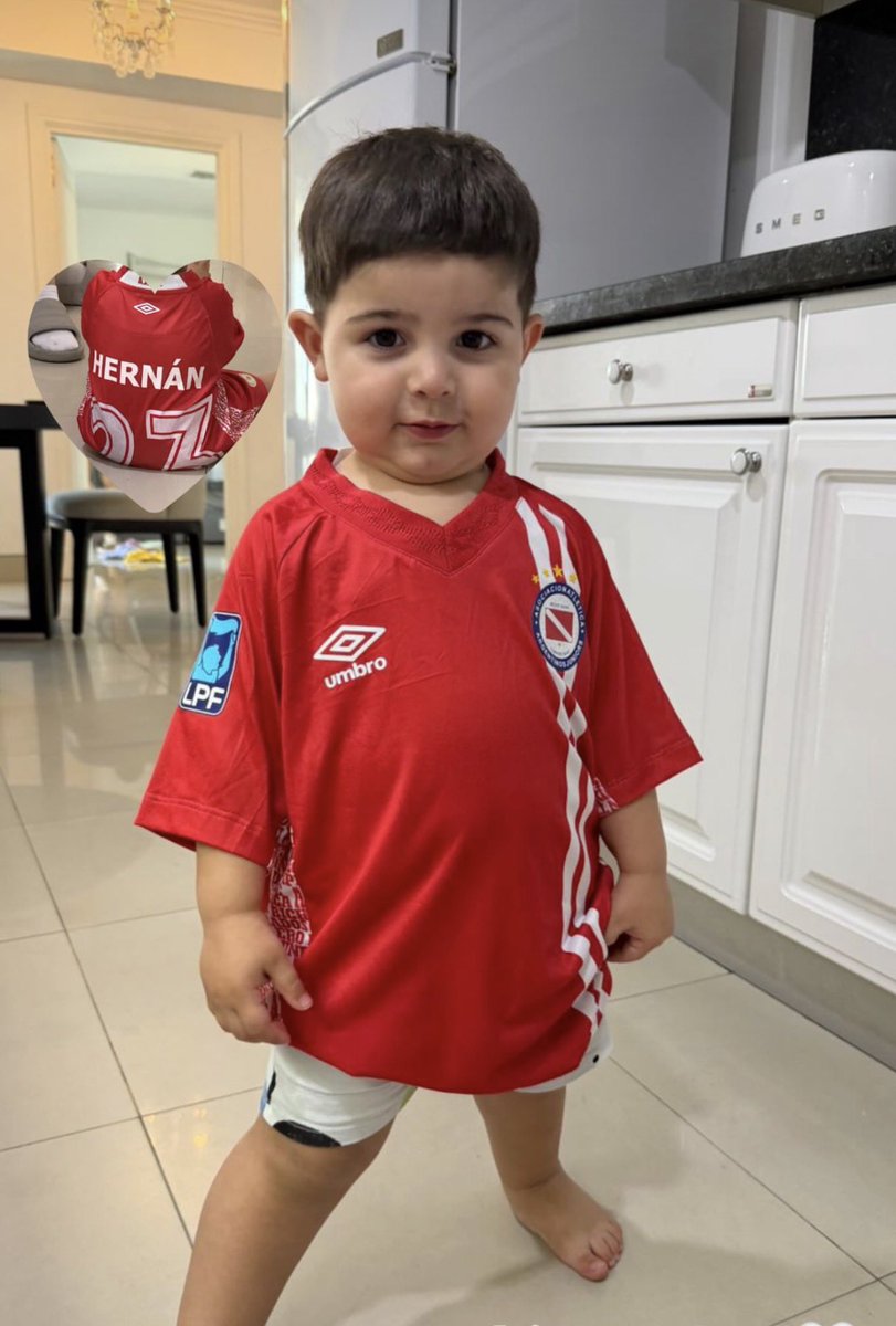 FutboIytoque's tweet photo. benja? del bicho. https://t.co/gNFsY6oxKG