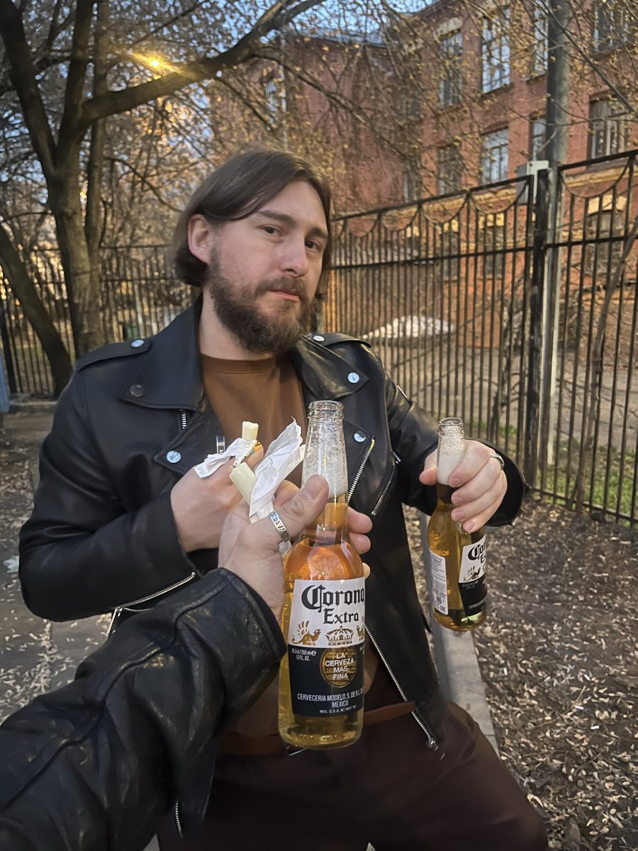 Snowflake Gene ❄️ tweet media