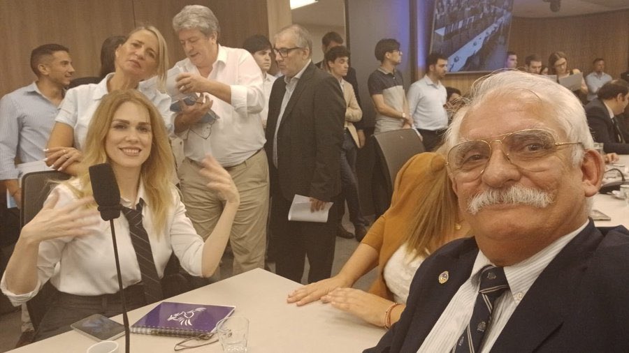 Mia 🍋 tweet media