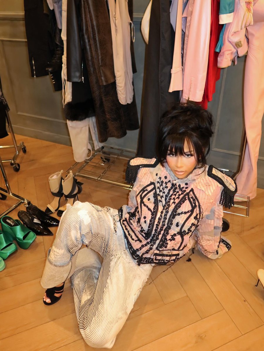 Hourly Mariah tweet media