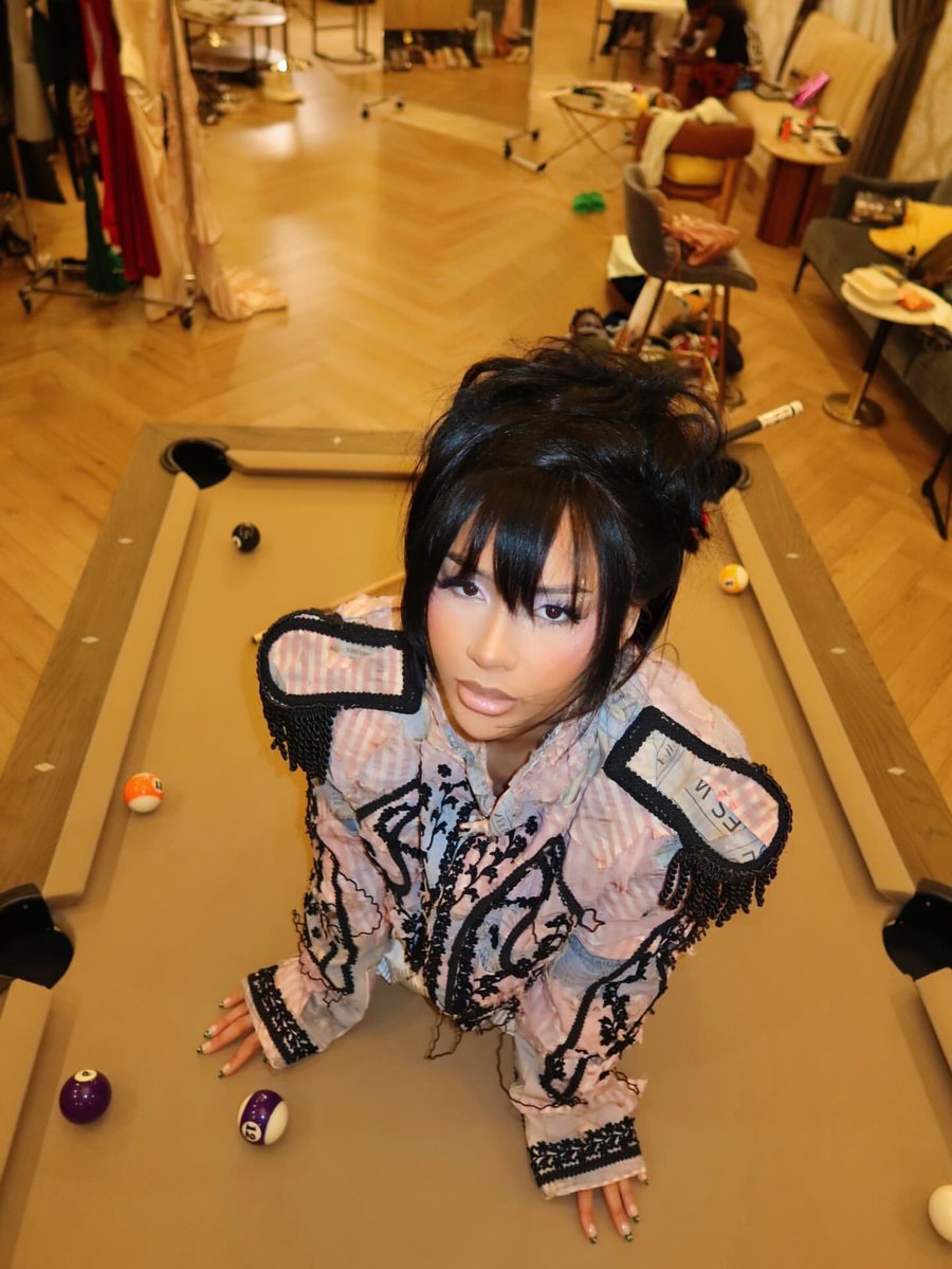 Hourly Mariah tweet media