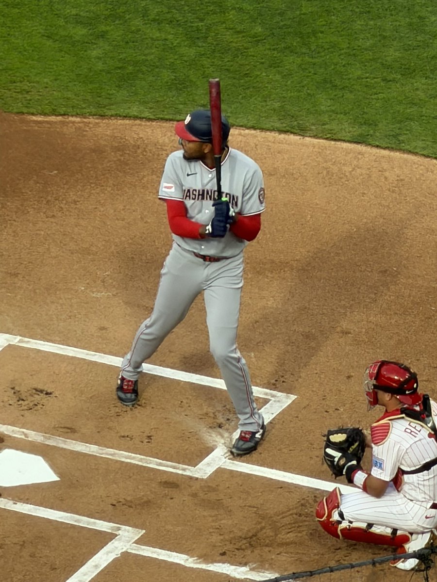 scottiek23's tweet photo. @TMacPhils @JohnKruk is this not outside of the box? https://t.co/aHunNNoj4s