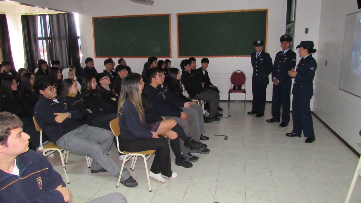 Fuerza Aérea de Chile tweet media