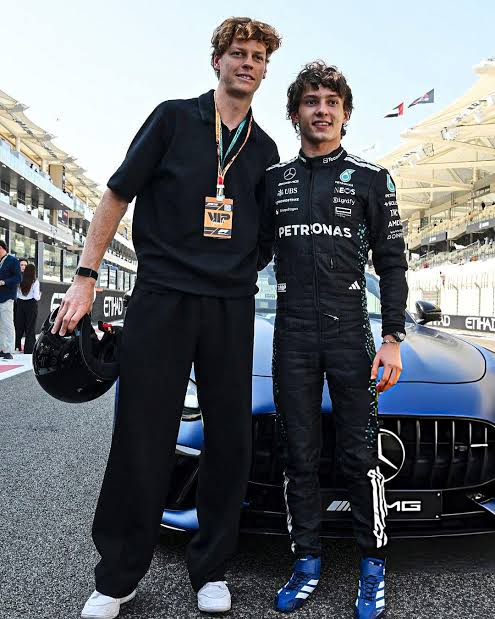 SandroSca tweet media