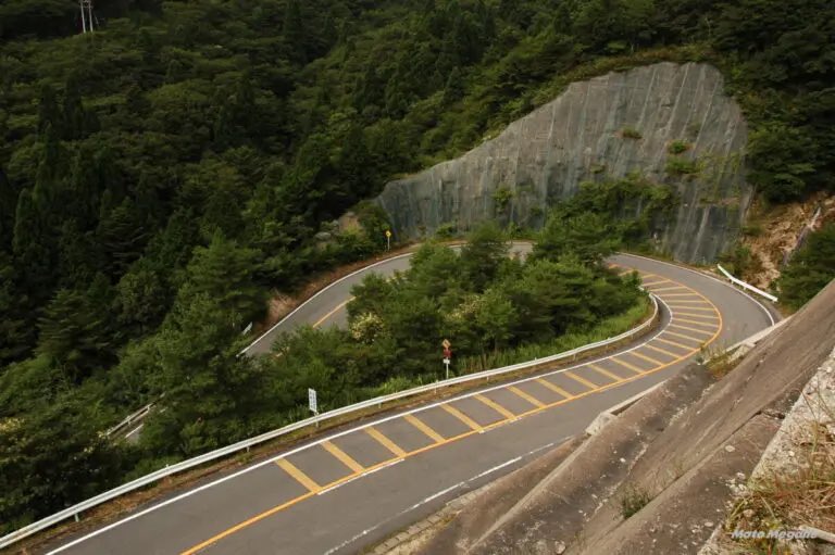 PutiMotor's tweet photo. 春の空気を感じる絶景ルート3選

[奈良県/和歌山県]高野龍神スカイライン
国道371号線 〜 紀伊半島屈指のスカイライン

[三重県/滋賀県]鈴鹿スカイライン
ダイナミックな走りが楽しめる山岳ロード

[愛媛県]石槌スカイライン&amp;瓶ケ森林道/県道12号線
石鎚山へ向かう山岳ロード

https://t.co/3TIM97icOH https://t.co/zCem1oHPt0