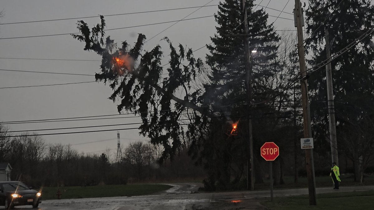 BajcBrandon's tweet photo. @wkycweather perry village ohio https://t.co/skBNihMFPY
