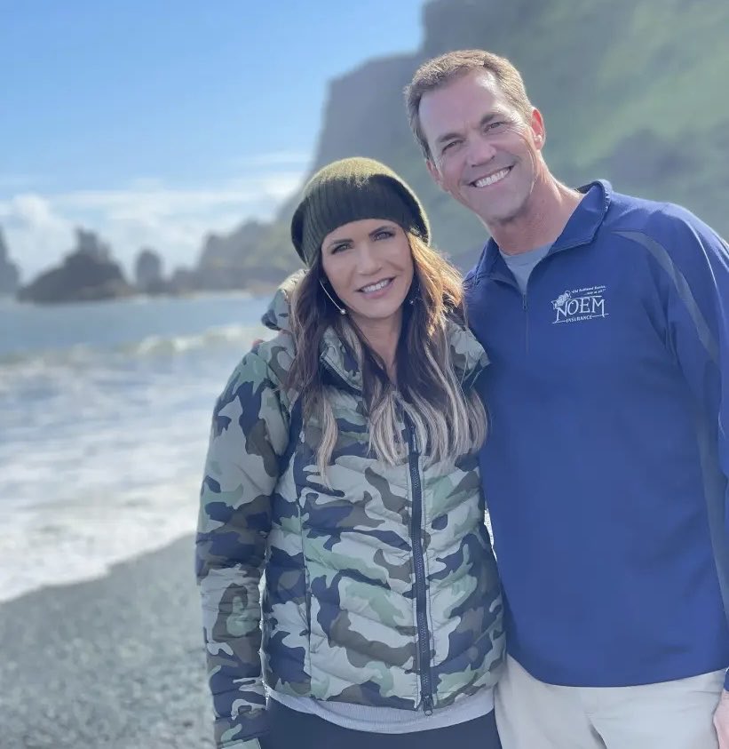 J 🎙️ tweet media