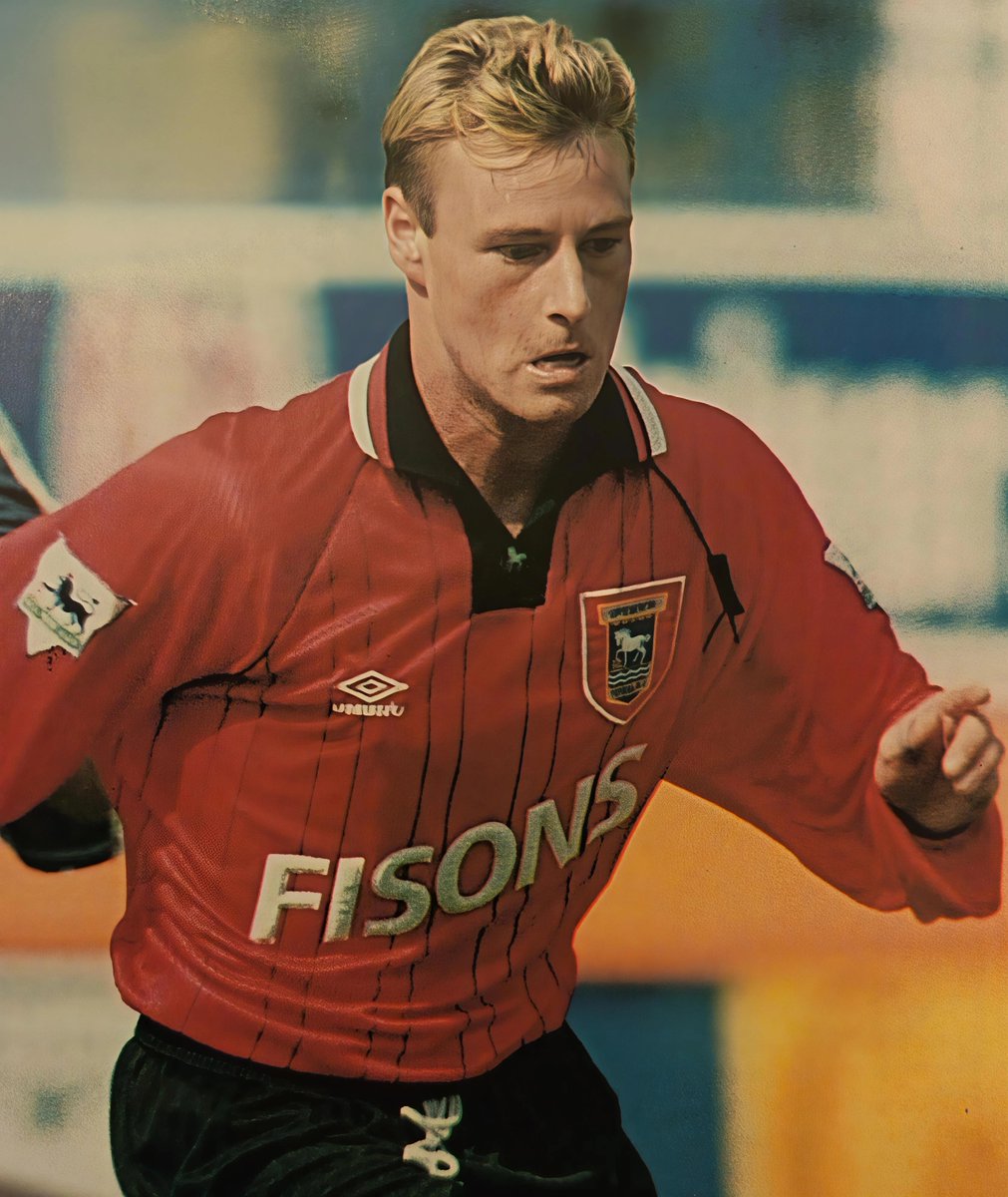 PremiershipYrs's tweet photo. *Who am I?*

#272
Who is this blonde bloke, seen here wearing a lovely red Ipswich away kit from Umbro? https://t.co/kucPXQFy2b