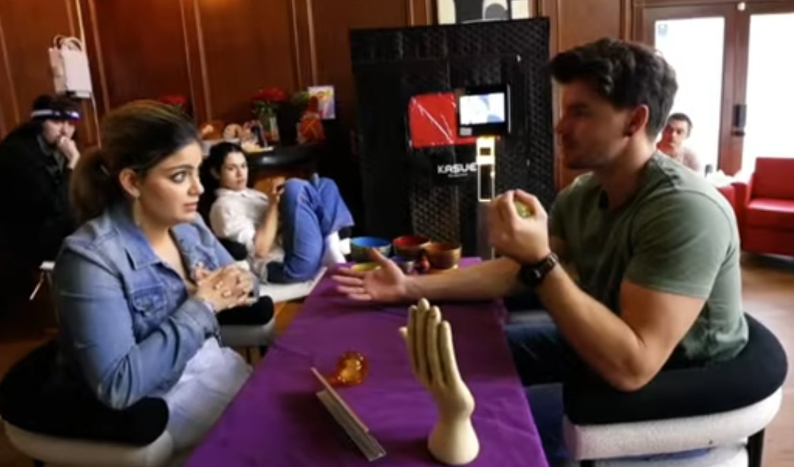 Amorphous tweet media