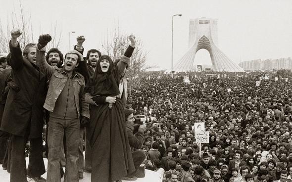 این بار هم به نام حق اعجاز میکنیم 
دریا گواه ماست که فرعون نماندنیست
#جمهوری_اسلامی_ایران