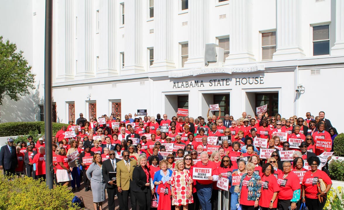 myAEA's tweet photo. RETIREES DESERVE FUNDING RELIEF! Today was a great day, as over 300 education retirees gathered at the Statehouse to engage with their lawmakers and advocate for funding relief. We appreciate all the retirees who joined us today! #myAEA https://t.co/3NJq20jbT5