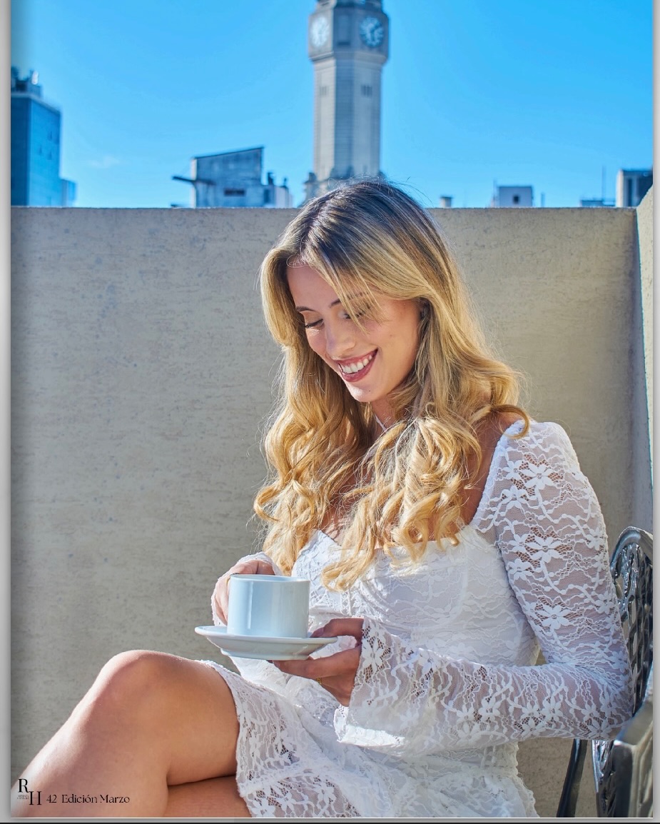 Purpleninjarg's tweet image. Denisse para la Edición de Marzo de la Revista Hannale.

¿Crees que la imagen transforma la seguridad de una mujer?

"Si, totalmente. La imagen influye mucho en cómo nos sentimos. No se trata de vernos perfectas sino de sentirnos cómodas con nosotras mismas" La amoo ❤️‍🔥 #DB