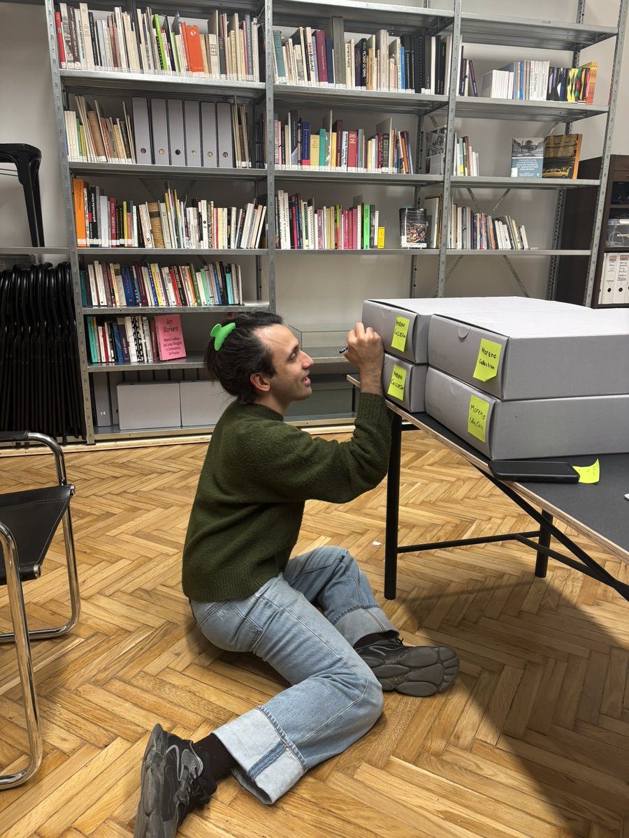 mikaloompa's tweet photo. ついに改修が終わって、新たなVBKÖのアーカイブの部屋が出来ました。アーカイブ自体は一生の未完であり、とはいえ公的にアクセスできる場所が確保されたので、ウィーンにお越しの際はぜひ。国立オペラの裏です。任期中に終わってよかった✨写真は途中経過の様子。 https://t.co/IGzIgDQXC7