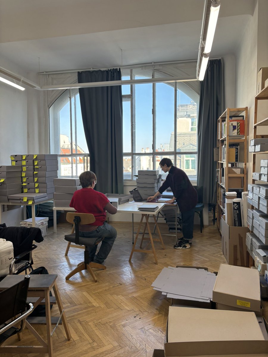 mikaloompa's tweet photo. ついに改修が終わって、新たなVBKÖのアーカイブの部屋が出来ました。アーカイブ自体は一生の未完であり、とはいえ公的にアクセスできる場所が確保されたので、ウィーンにお越しの際はぜひ。国立オペラの裏です。任期中に終わってよかった✨写真は途中経過の様子。 https://t.co/IGzIgDQXC7