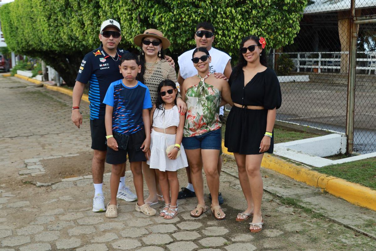 Tgustahn tweet media