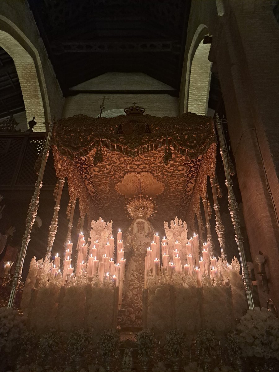 HdadSanEsteban's tweet photo. 𝐌𝐀𝐑𝐓𝐄𝐒 𝐒𝐀𝐍𝐓𝐎 | Con la entrada del palio de María Santísima Madre de los Desamparados se pone fin a una nueva Estación de Penitencia. 

#SanEsteban #CentenarioSanEsteban #100AñosDeHermandad #SanEsteban100 #MartesSanto https://t.co/wnygxklaQd