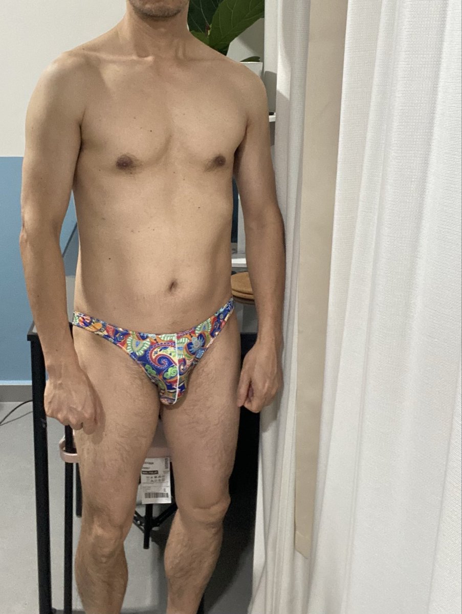 漏三點 tweet media