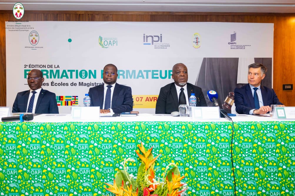 INPITTOGO's tweet photo. Tweet 1
Propriété intellectuelle
Lomé accueille la seconde phase du programme de renforcement des capacités des formateurs des écoles de 
magistrature des États membres de l’OAPI en matière de propriété intellectuelle.
La cérémonie d’ouverture s’est tenue ce 31 mars. https://t.co/qRaoWI9TSG