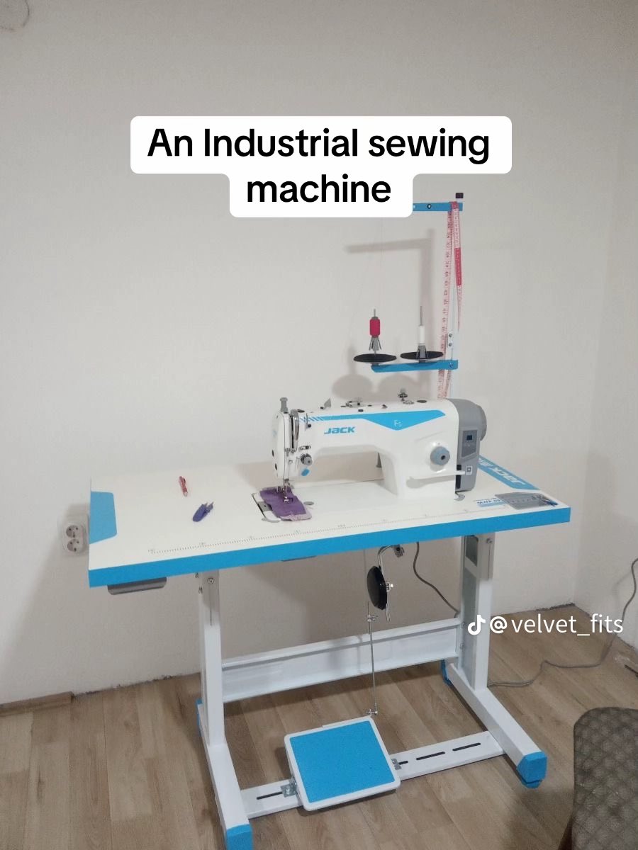 Jeremiahchiama2's tweet photo. Started saving to get an industrial machine on Piggyvest 
Everytime I try to save something comes up to take the money 
My dad became  seriously ill since Feb and it's been one test and procedures to another. My mom doesn't have any job or business at the moment https://t.co/CGoVdwrhGc
