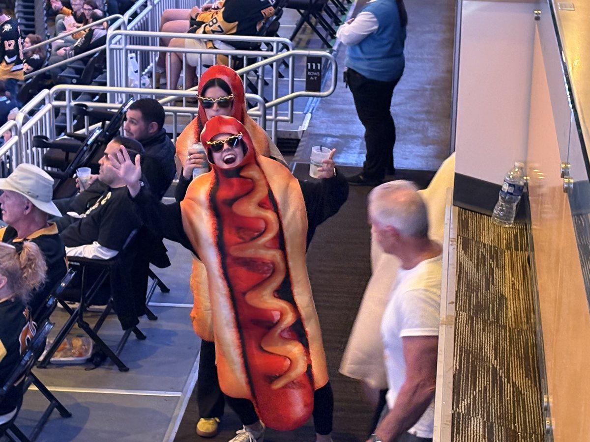 Dollar Dog Night, baby!