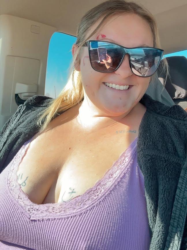 xuzin3sefh's tweet image. So 250 days slipped right by me, so today we’re 255 days sober! #sober #sobriety