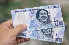 Havana_Zima's tweet photo. - Póngame 2 jugos de guayaba 
- Con eso no le alcanza señora https://t.co/FRAwbWxdFx