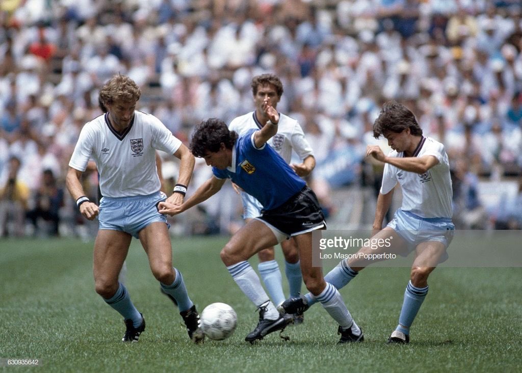 Y los dejó ahí.
A cada inglés detrás suyo.
Para siempre.