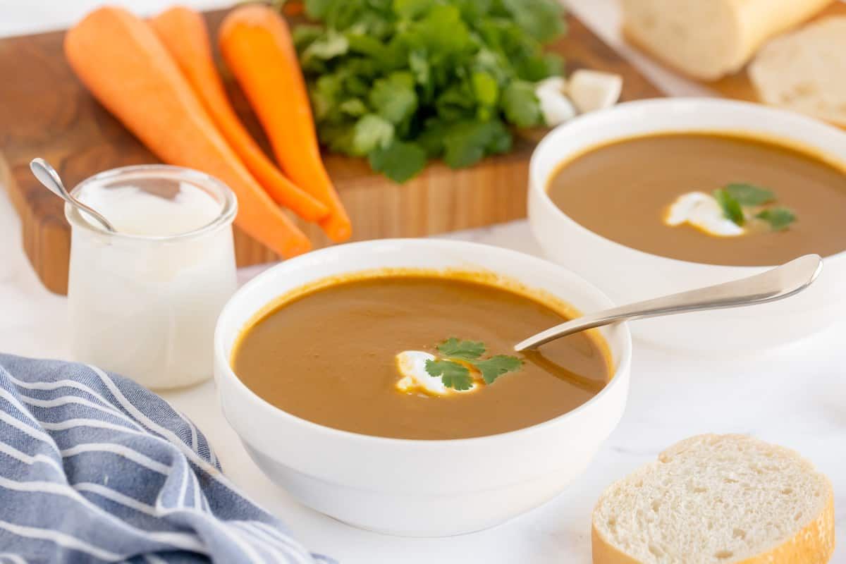 kyleecooks's tweet image. A very simple but amazingly full flavored, warming and satisfying carrot soup with the added flavor of cilantro, guaranteed to make you want to make this every single day! kyleecooks.com/carrot-cilantr… #carrot #cilantro #soup #vegetarian
