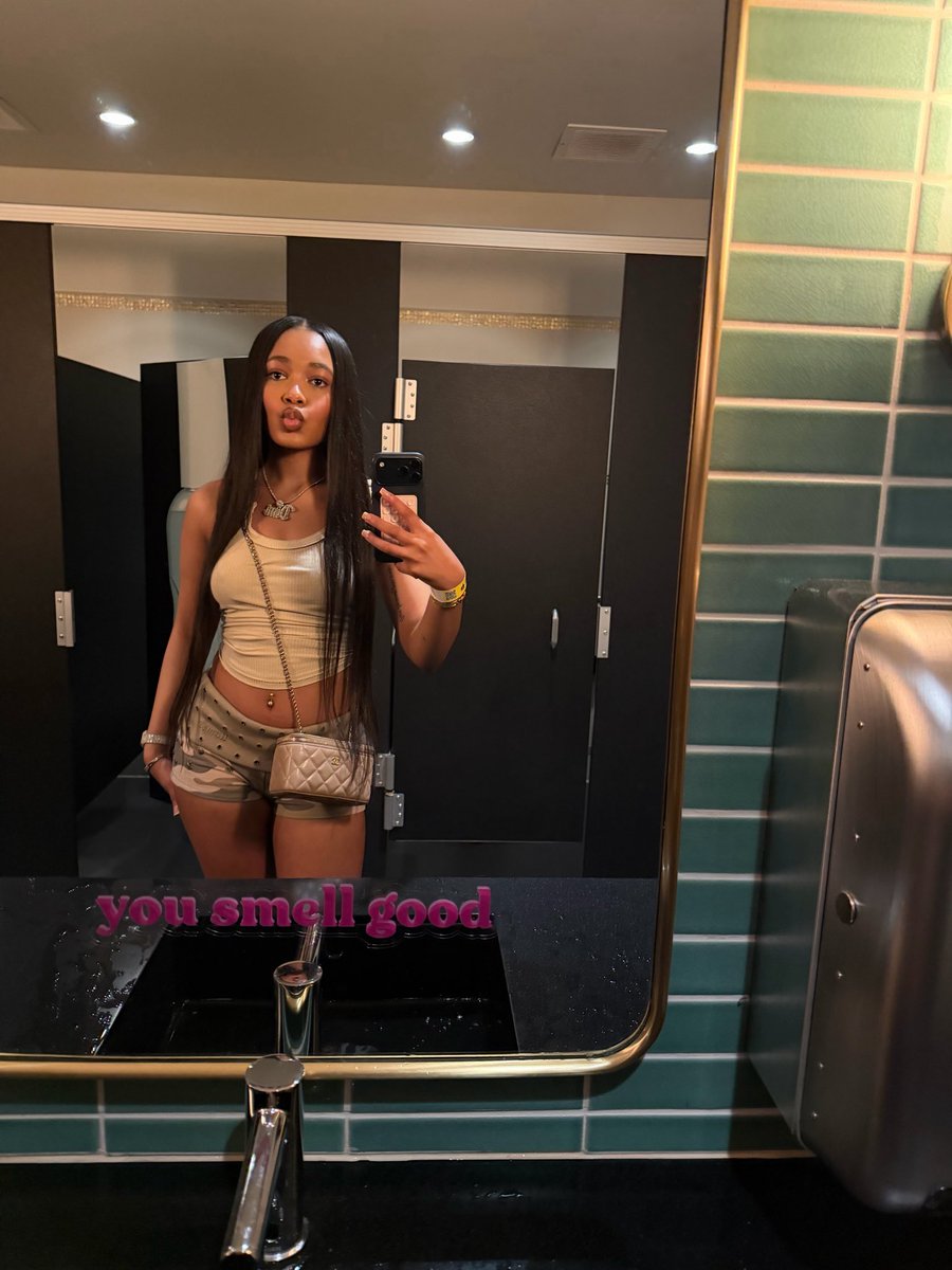 𝑫𝒆𝒎𝒊’ 𝑳𝒐𝒏𝒅𝒐𝒏 ☆ tweet media