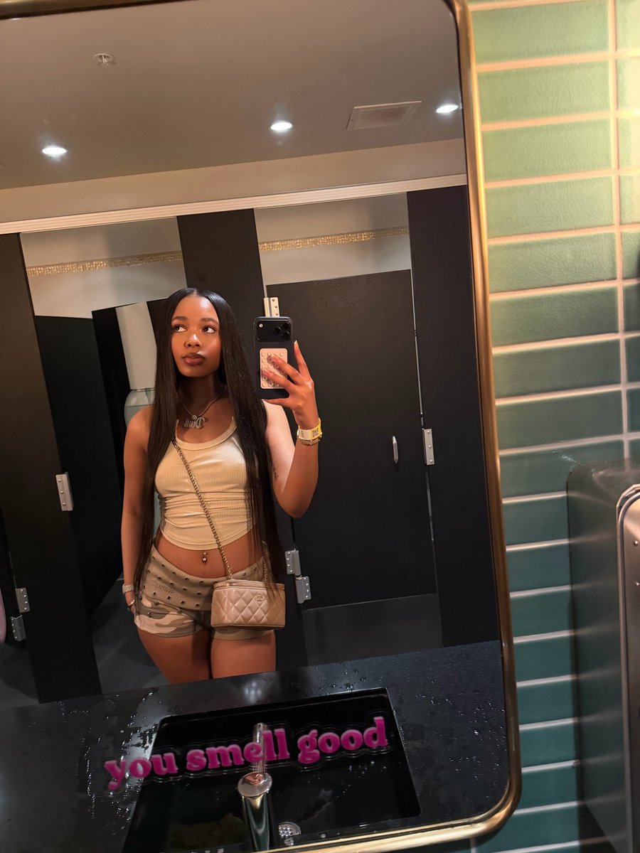 𝑫𝒆𝒎𝒊’ 𝑳𝒐𝒏𝒅𝒐𝒏 ☆ tweet media