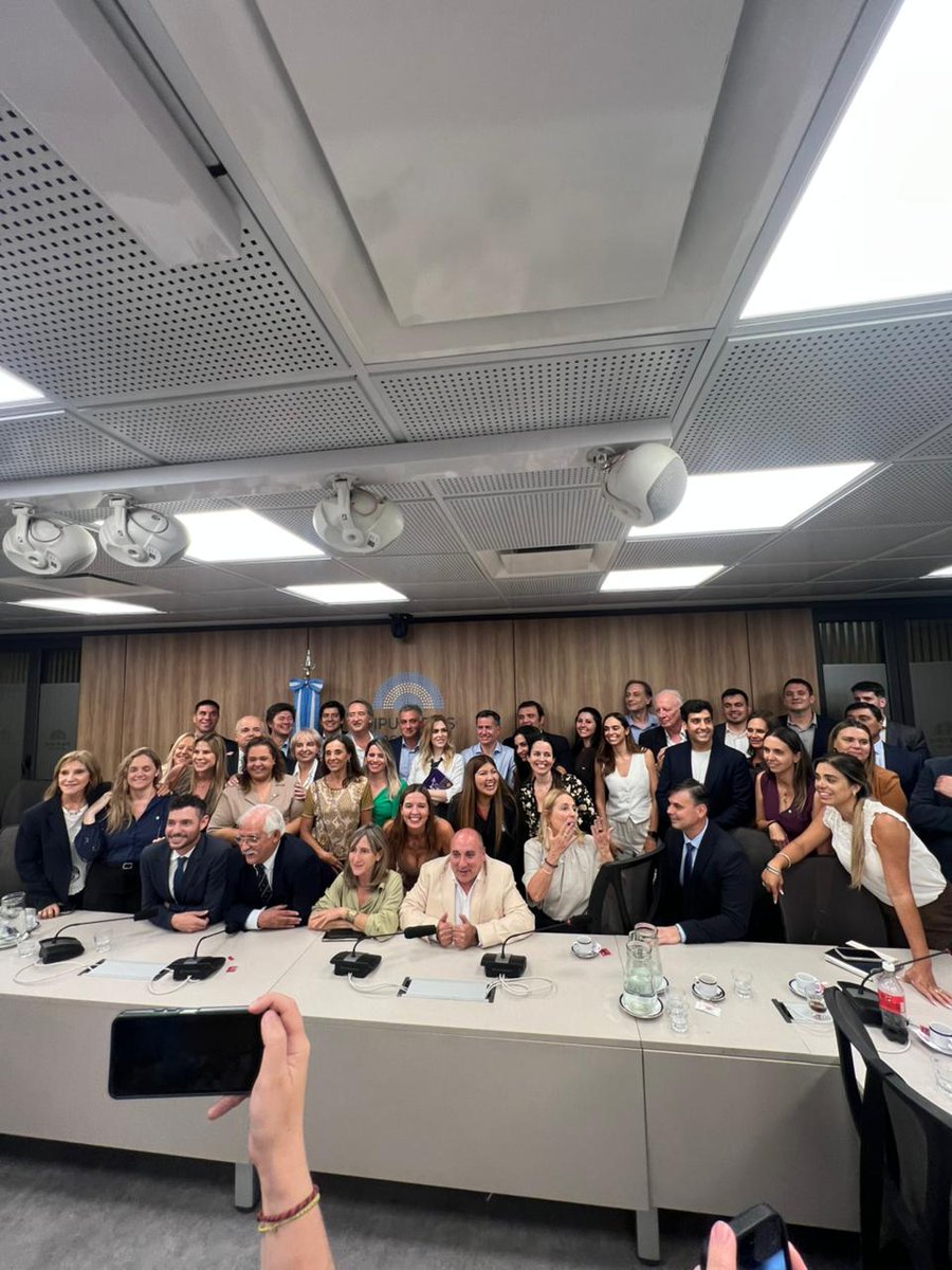 Lisandro Almirón tweet media