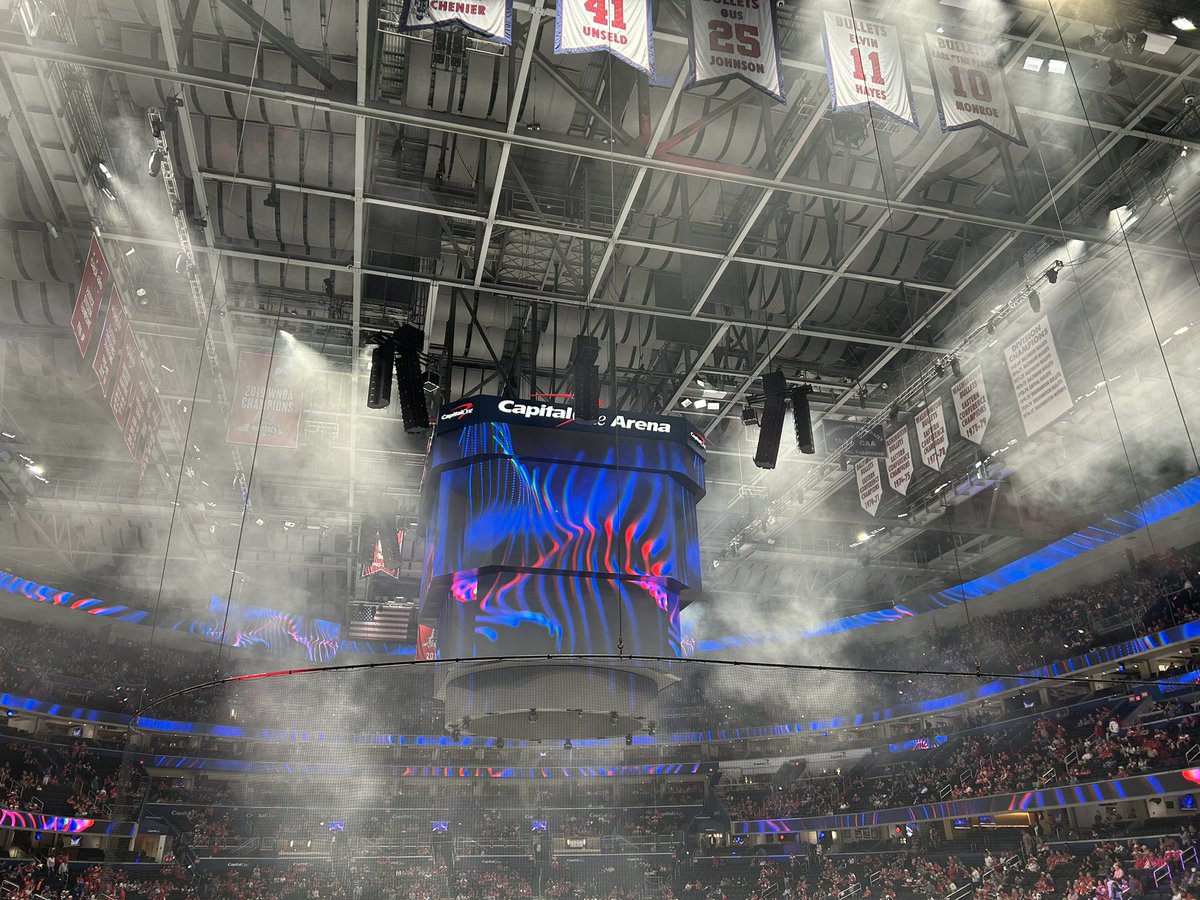 LT48LUVR's tweet image. ryan please we’ve been over this put it away