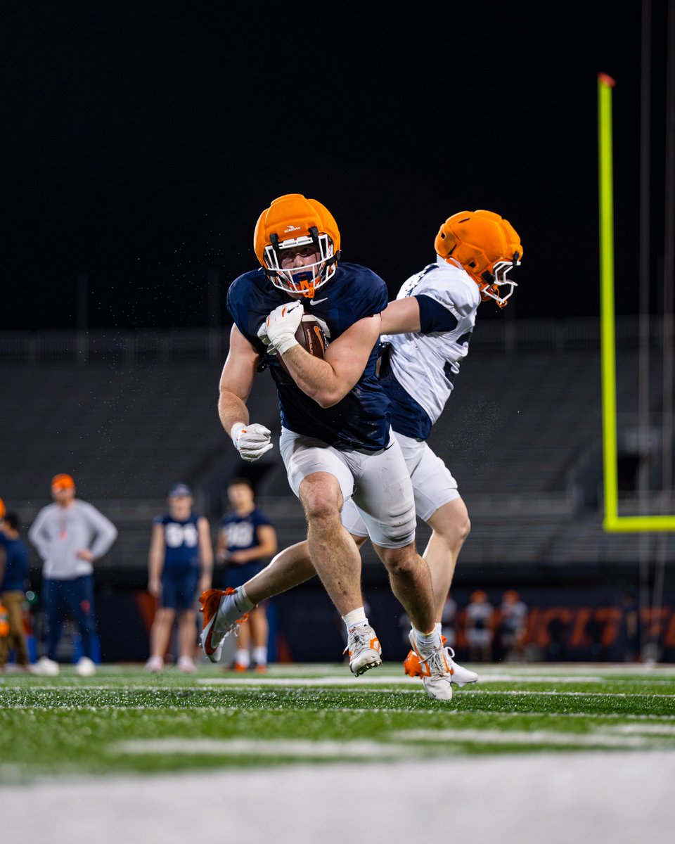 Illinois Football tweet media