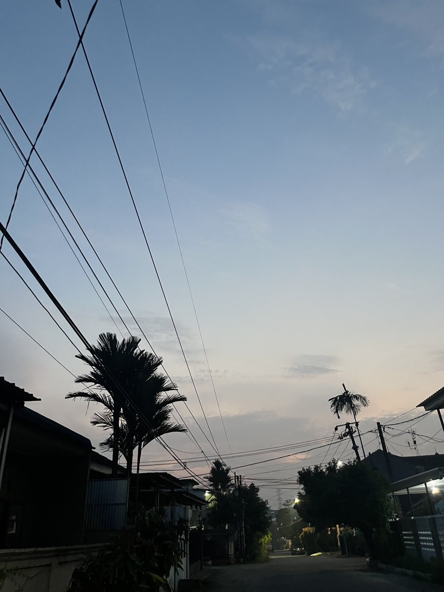 æji | skripsi tweet media