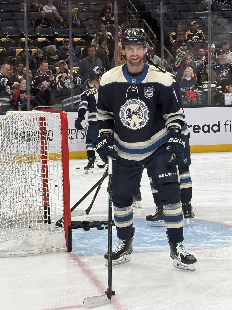 JacketsInsider's tweet photo. With Mathieu Olivier out and no one to check him into the boards during warmups, Adam Fantilli just threw himself shoulder first into the glass. And was very amused by the whole thing. #CBJ https://t.co/V9V8RRtwC7