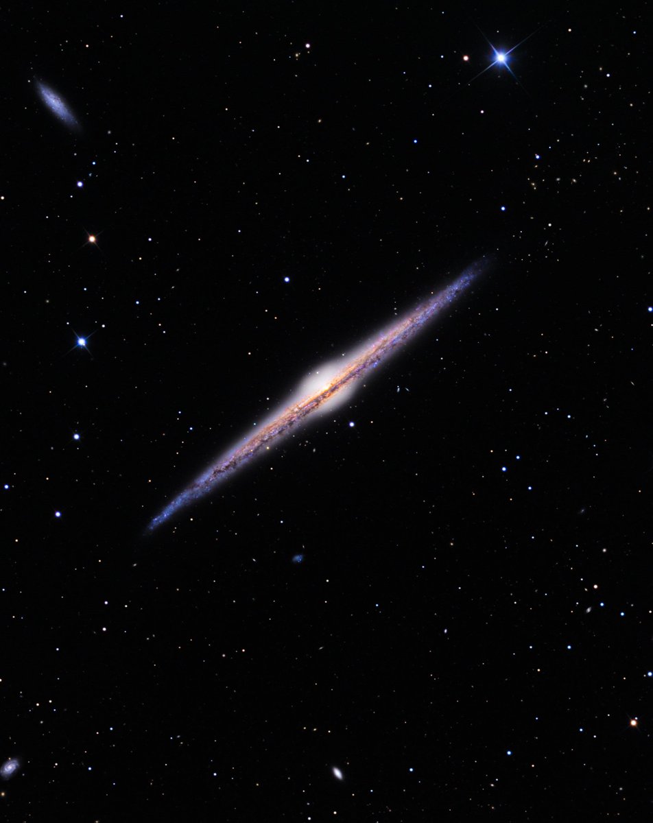 Space 8K tweet media