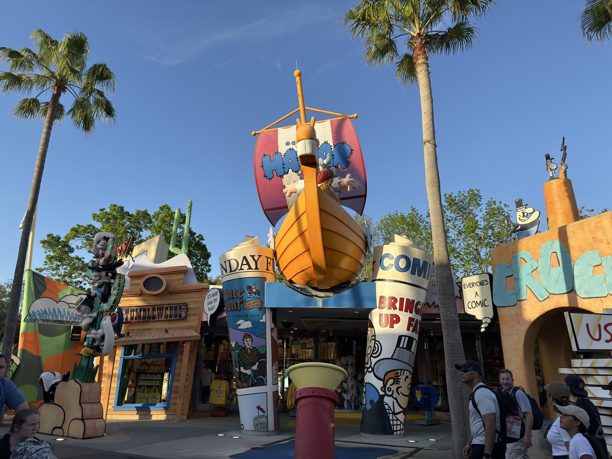 Theme Park Cheetah tweet media