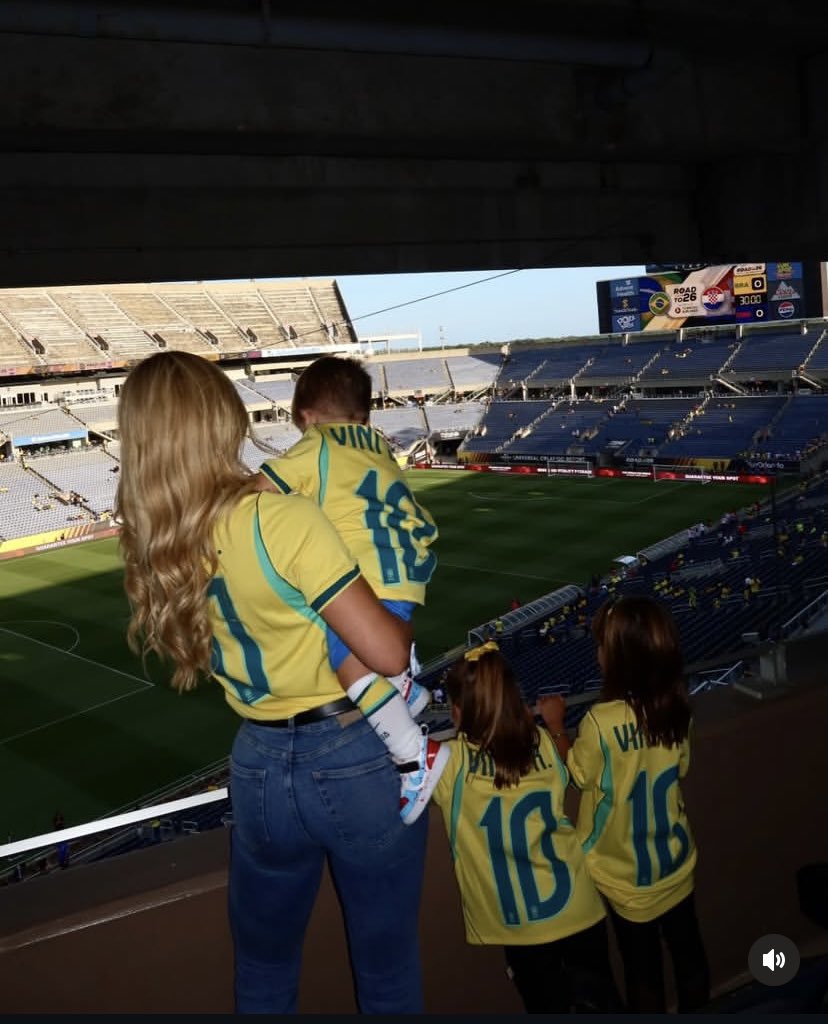 central vivijr tweet media