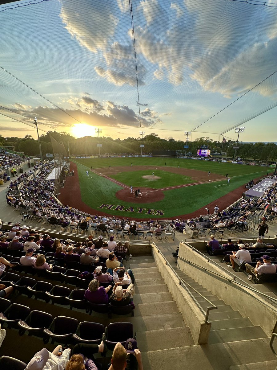 Evan Budrovich tweet media