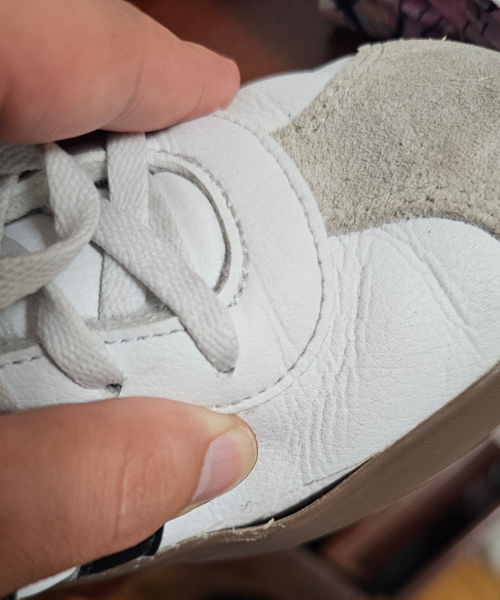 mandaknight63's tweet photo. @adidasUS bought these sneakers not even 6 months ago and they are falling apart. these are on rotation too, so I'm assuming it must be a manufacturer error. Tried to contact support but adidas website not working correctly. anyone else have this issue? https://t.co/HwIB91DAUe